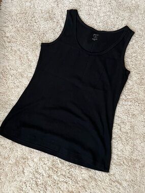 just be Black Scoop Neck Tank Top